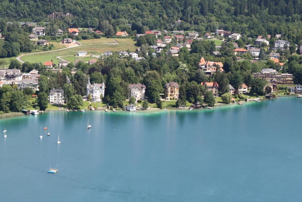 Schlossvilla Miralago Portschach am Woerthersee Exterior photo